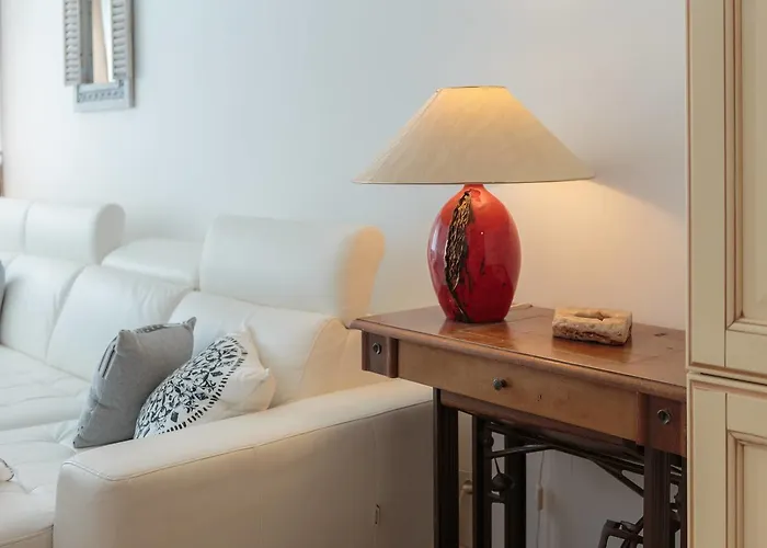 Shabby Apartment Leni