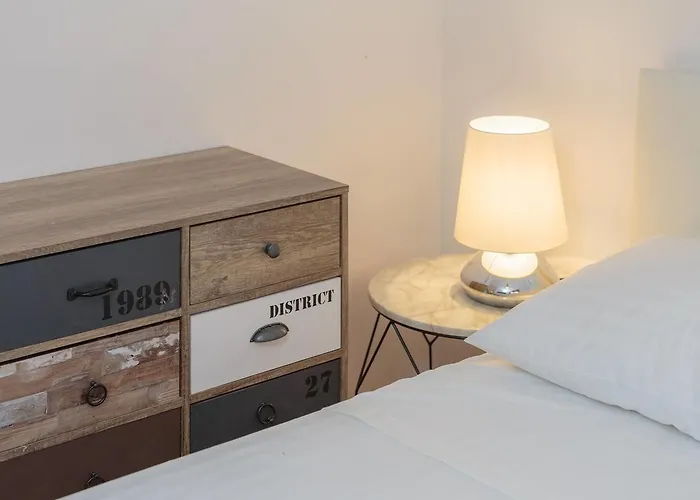 Shabby Apartment Leni